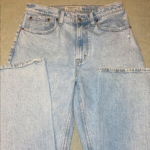 Abercrombie & Fitch The 90’s Relaxed Jean High rise